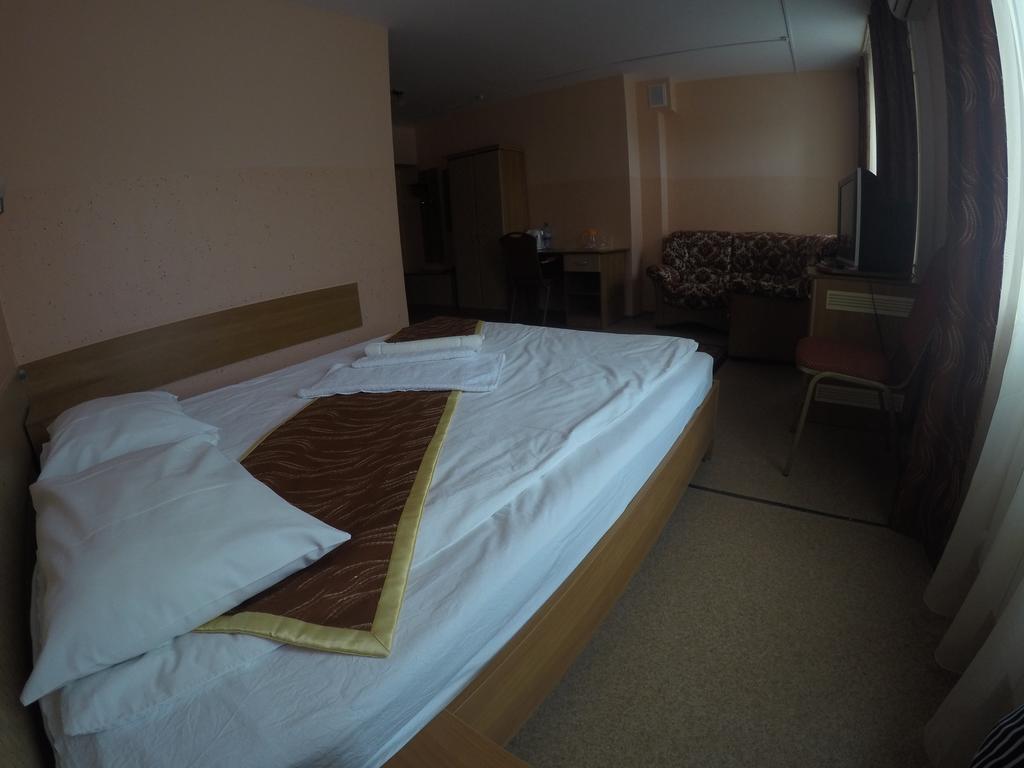 Kurmet Hotel 우랄스크 객실 사진