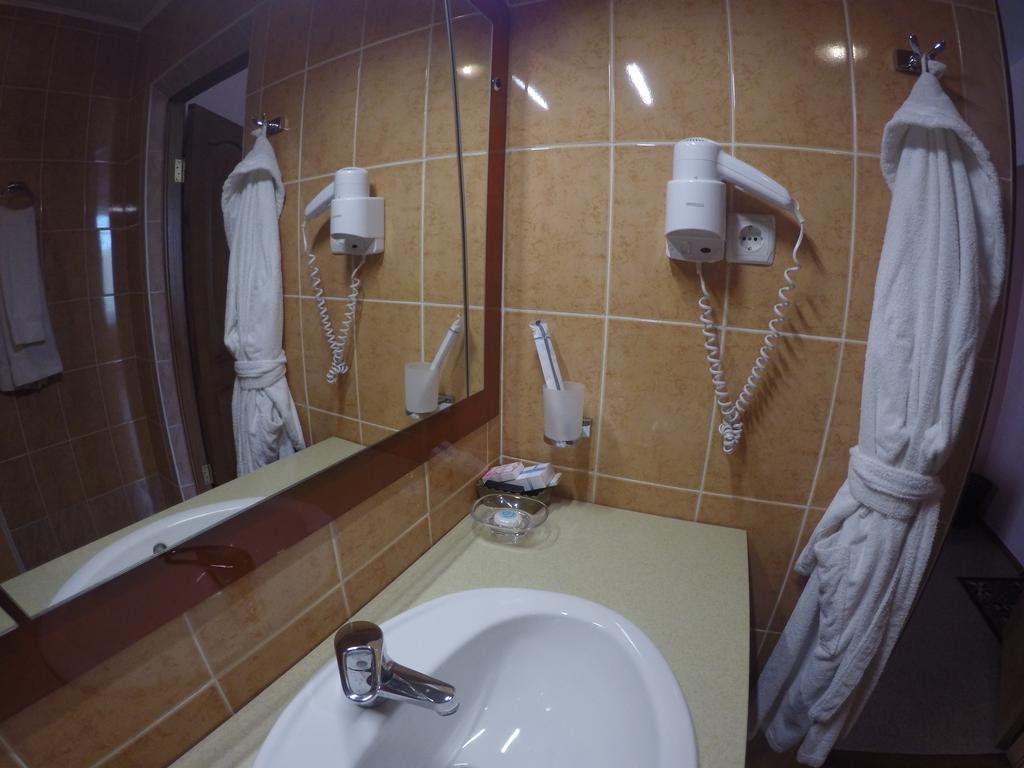 Kurmet Hotel 우랄스크 객실 사진