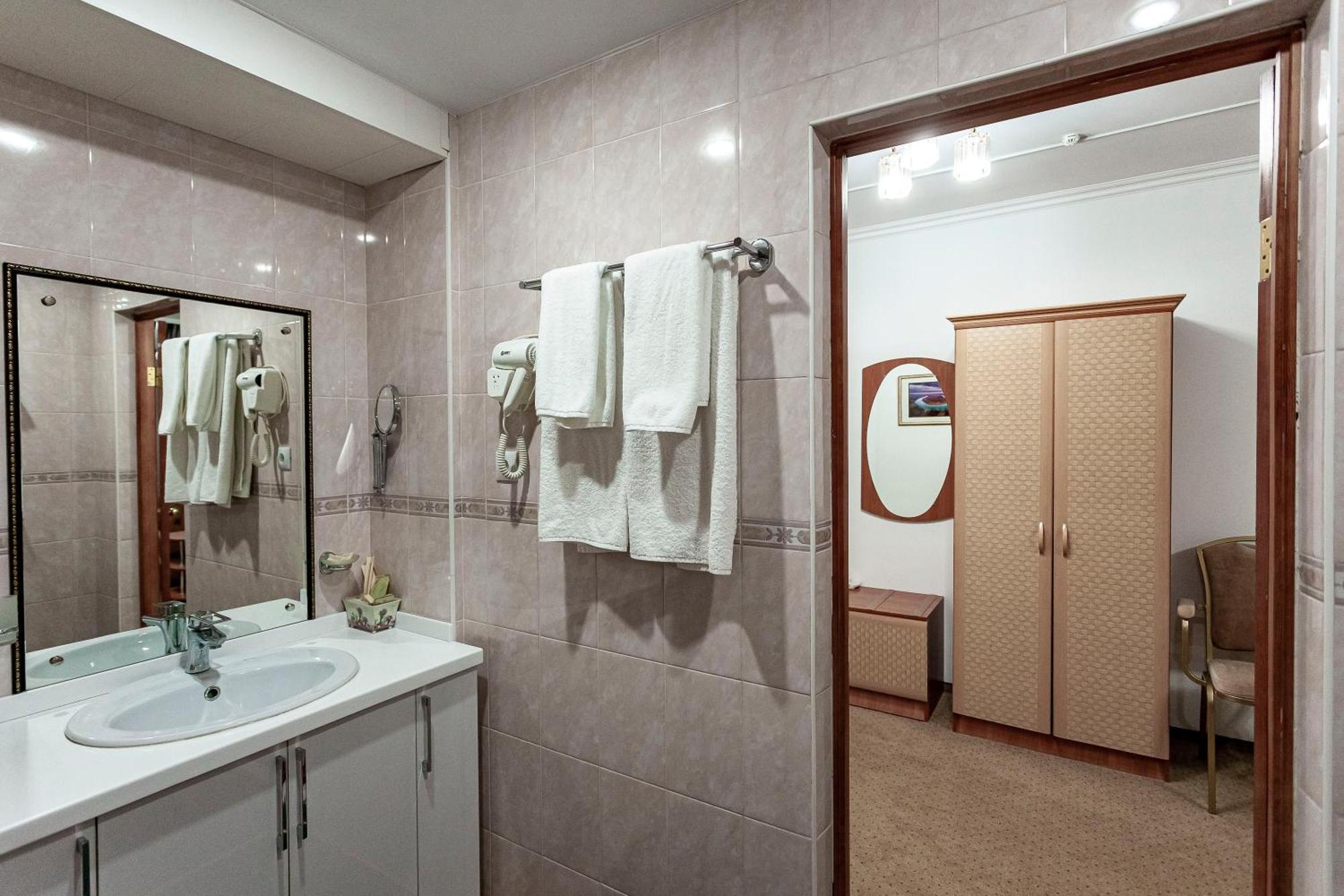 Kurmet Hotel 우랄스크 외부 사진